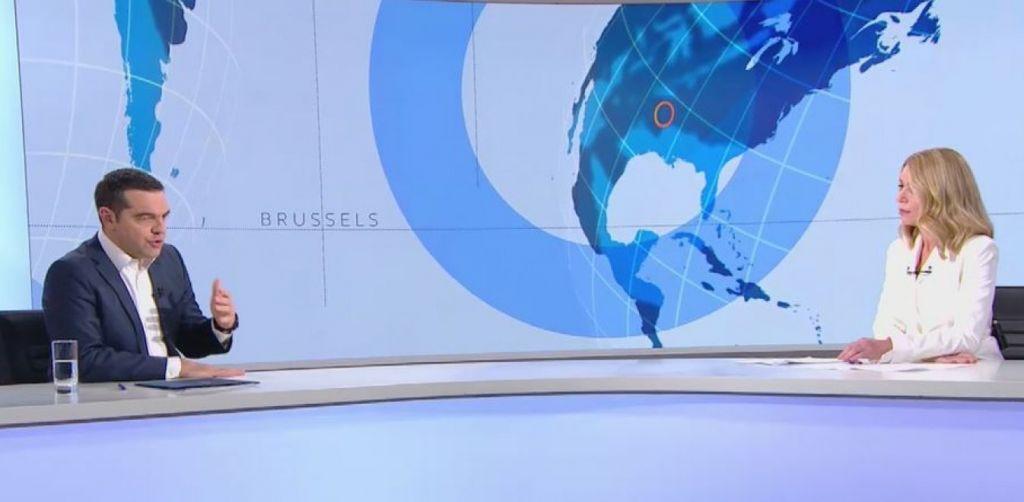 Λίγα ψίχουλα του γυρεύουν…