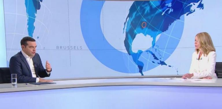 Λίγα ψίχουλα του γυρεύουν…