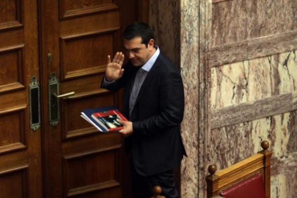 «Φιλί ζωής» από Δανέλλη σε Τσίπρα και κυβέρνηση – κουρελού