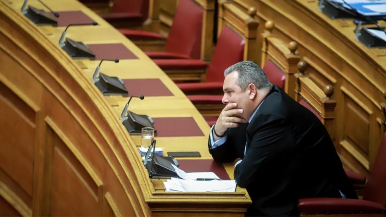 «Εγκλωβισμένος» στη Βουλή ο Πάνος Καμμένος