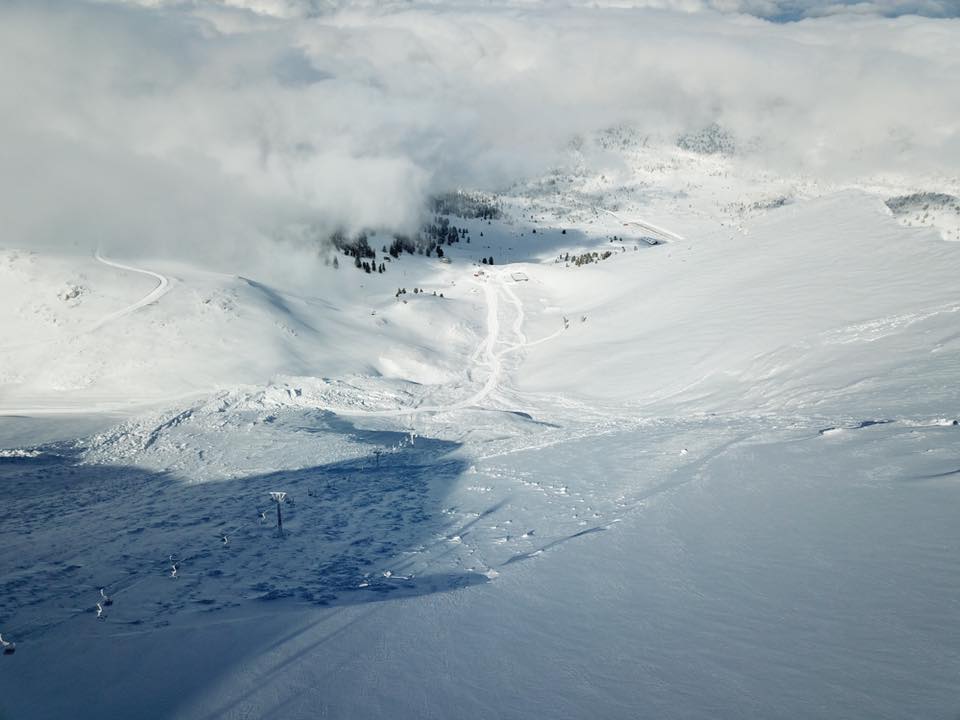 Πάνω από 1.000.000 τόνοι χιονιού χτύπησαν την πίστα της Στύγας (φωτό)