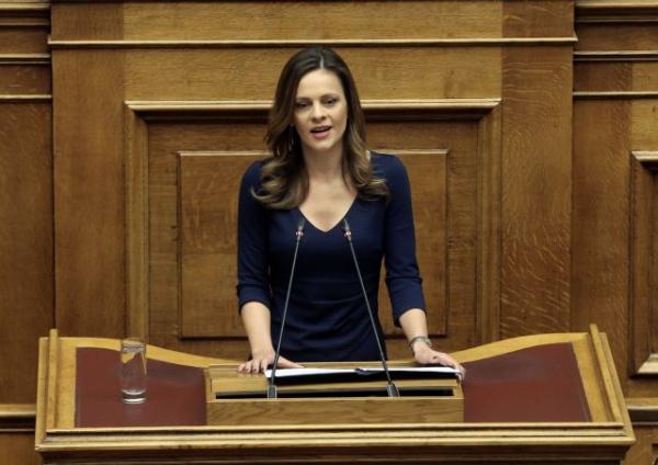 Αχτσιόγλου: Παροχή ψήφου εμπιστοσύνης για στήριξη της αύξησης του κατώτατου μισθού