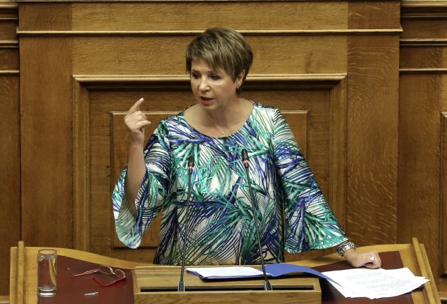 Μόνο τραυματίες αστυνομικούς βλέπει η Γεροβασίλη – Καμία αναφορά στα χημικά