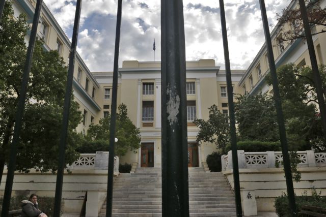 Εντεκα προσαγωγές για την επίθεση κατά αστυνομικών στην ΑΣΟΕΕ