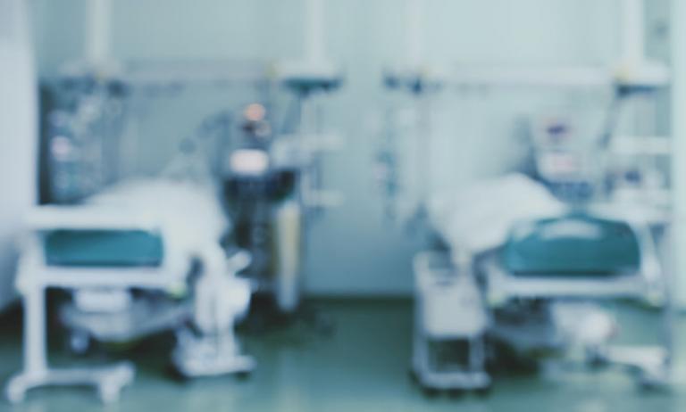 Καμπανάκι της ΠΟΕΔΗΝ για τη μεγάλη έλλειψη κλινών ΜΕΘ – Σε αναμονή 45 ασθενείς