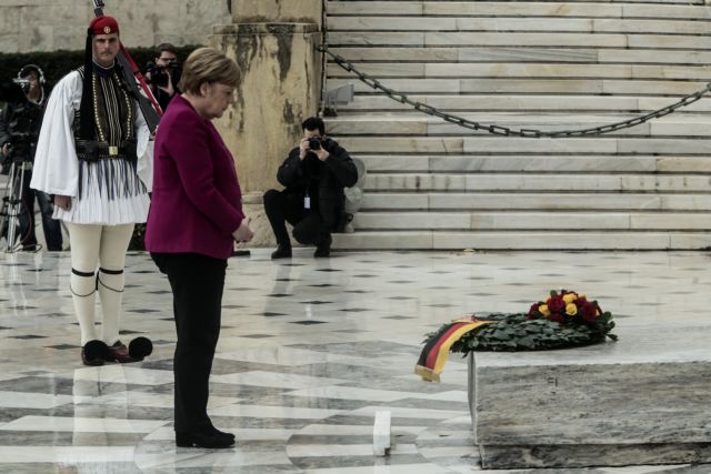 Η Μέρκελ κατέθεσε στεφάνι στο Μνημείο του Αγνώστου Στρατιώτη