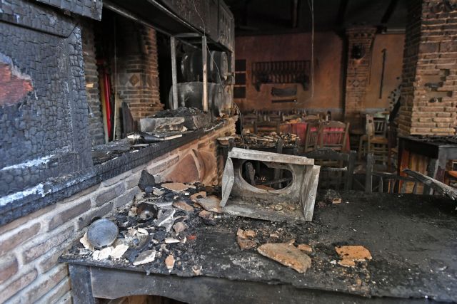 Καλαμάτα: Μαρτυρίες που συγκλονίζουν – Προσπάθησαν να γκρεμίσουν τοίχο για να σωθούν