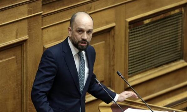 Μπάρκας και Μωραϊτης τσακώνονται στην ΕΡΤ για την κυβερνητική πολιτική!