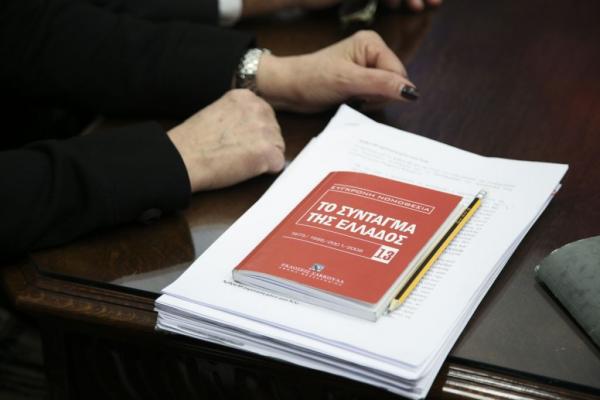 Παραδοχή ήττας από ΣΥΡΙΖΑ και στρατηγική «δεξιάς παρένθεσης»