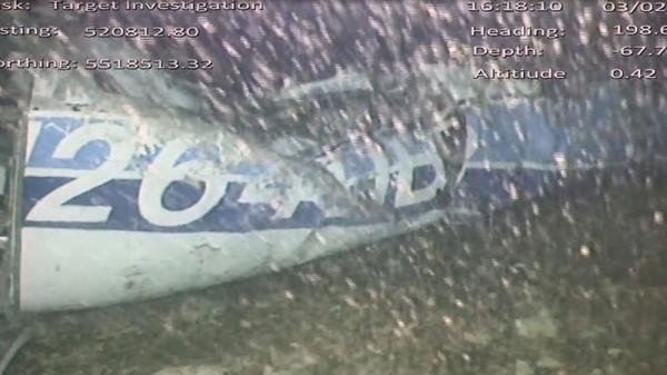 Τα πρώτα πλάνα από τα συντρίμμια του αεροπλάνου του Σάλα