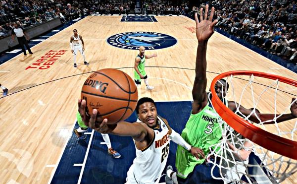 Με το ζόρι οι Νάγκετς, «σφαλιάρα» για Σίξερς