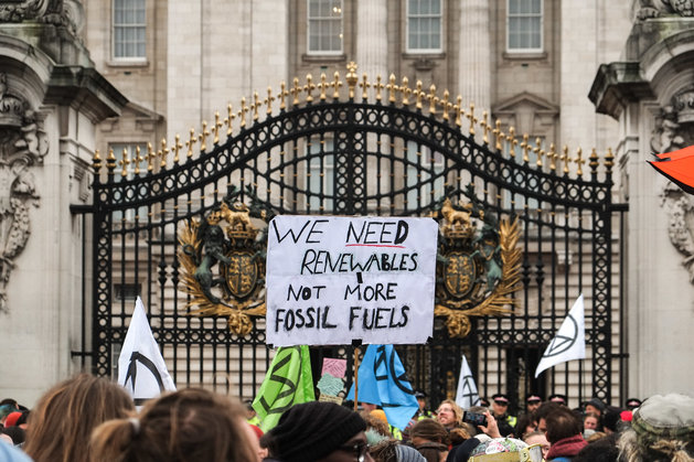 Βρετανία: Οι μαθητές αφήνουν τα θρανία για την κλιματική αλλαγή