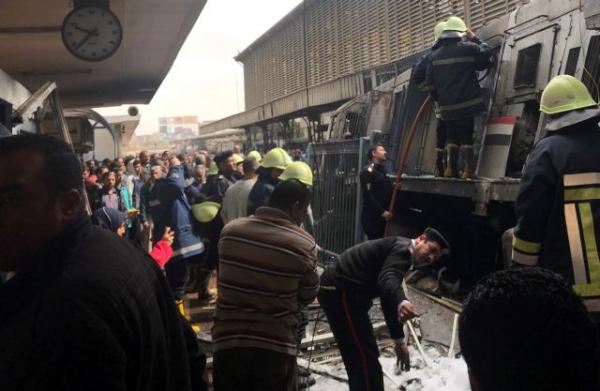Τουλάχιστον δέκα νεκροί και πολλοί τραυματίες από πυρκαγιά σε σιδηροδρομικό σταθμό στο Κάιρο (ΦΩΤΟ)