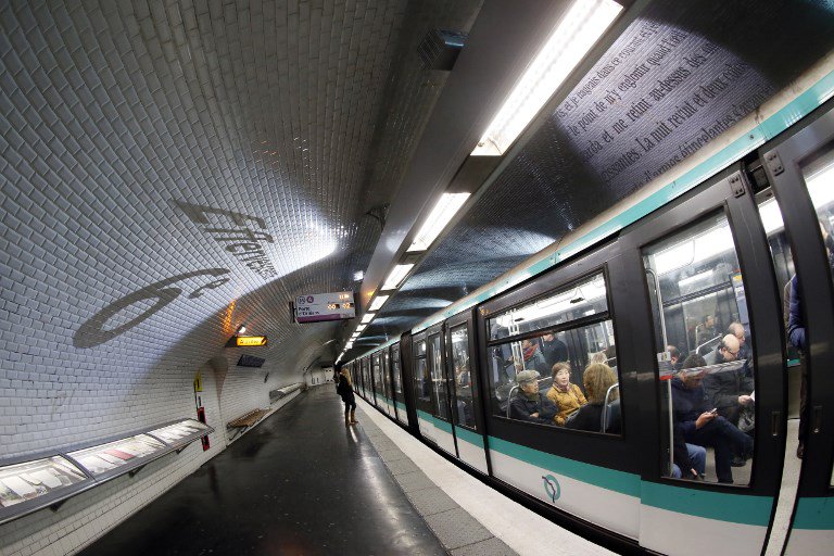 Επίθεση με οξύ στο μετρό του Παρισιού
