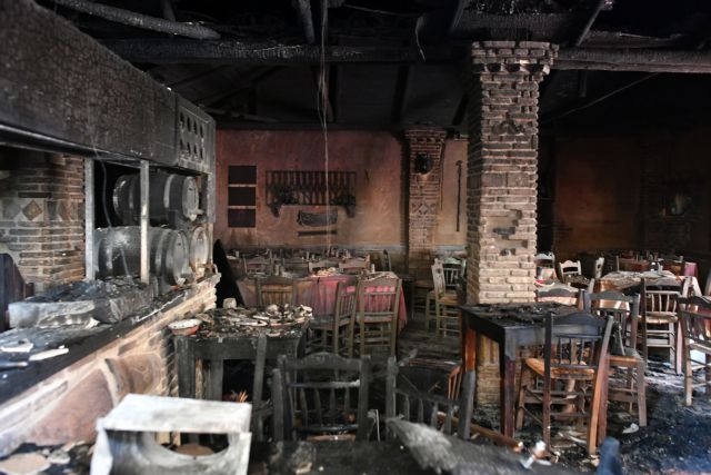 Έκρηξη στην Καλαμάτα: Το τελευταίο «αντίο» στις άτυχες γυναίκες