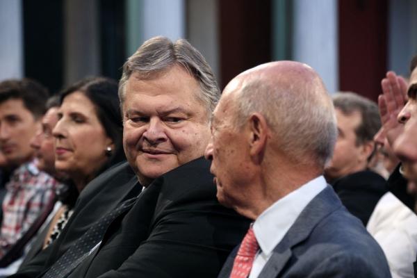 Μύλος με τον Πρόεδρο της Δημοκρατίας – Ολοι εναντίον όλων για τον… διάδοχο Παυλόπουλου