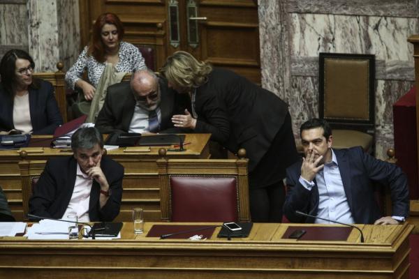 Κυβερνητικό Βατερλώ με τις 120 δόσεις – Τι θα γίνει μετά το μπλόκο της Κομισιόν