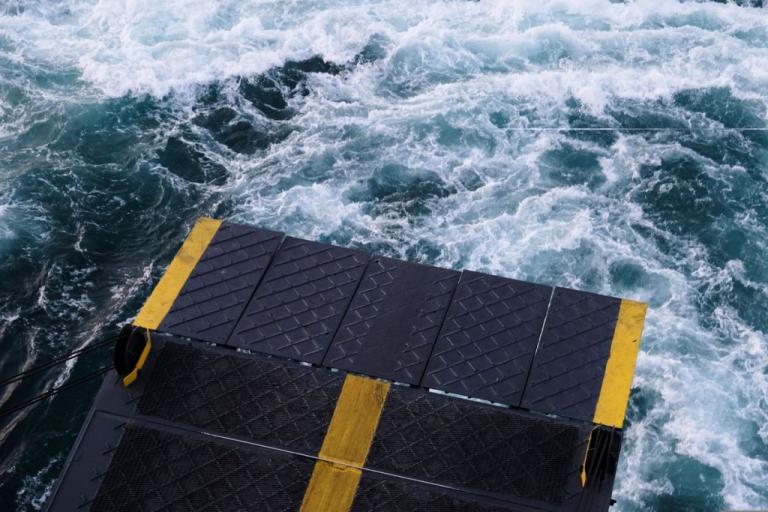 Κανονικά εκτελούνται τα δρομολόγια πλοίων σε Πειραιά και Ραφήνα