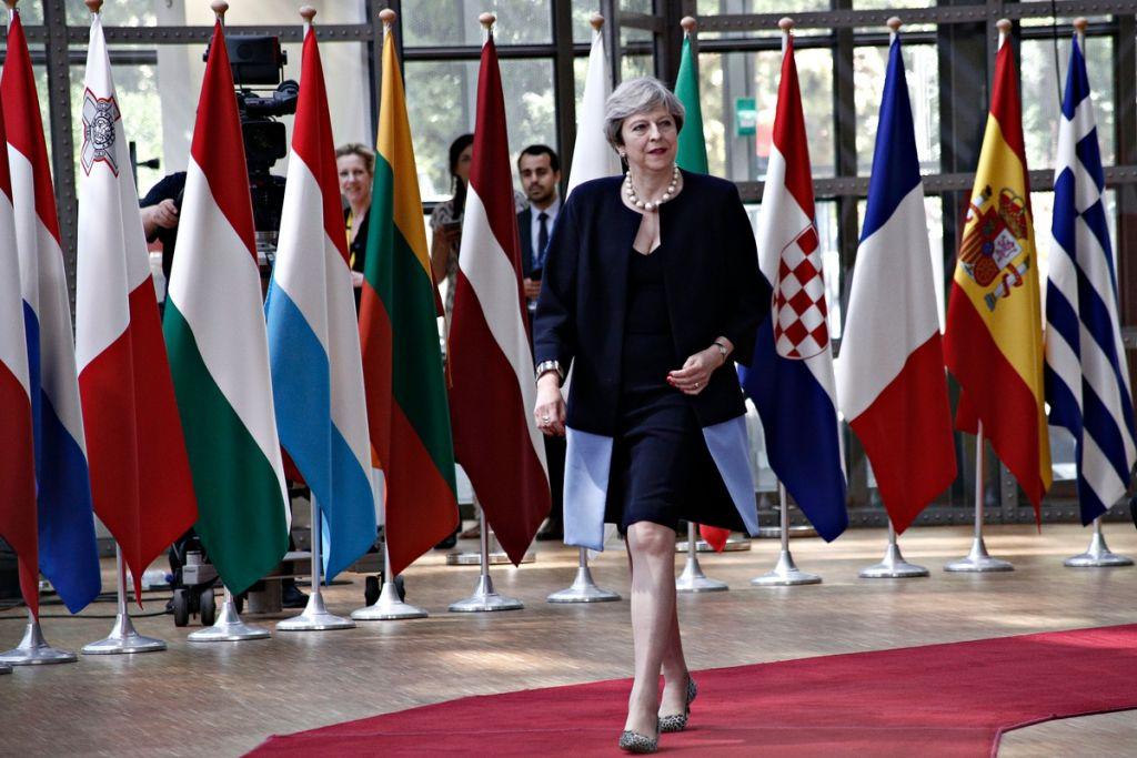 Bloomberg: Βρετανοί υπουργοί σχεδιάζουν να μπλοκάρουν το Brexit