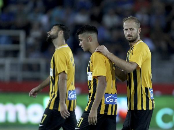 Η καρατιά του Μπάσα τον «Χ»αντάκωσε