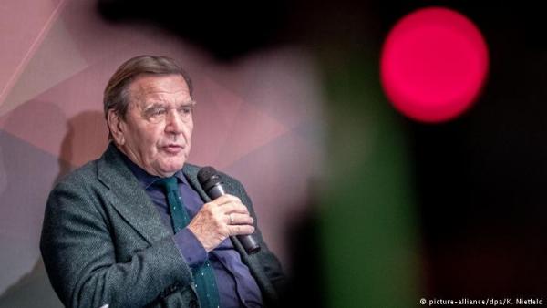 SPD εναντίον … Γκέρχαρντ Σρέντερ