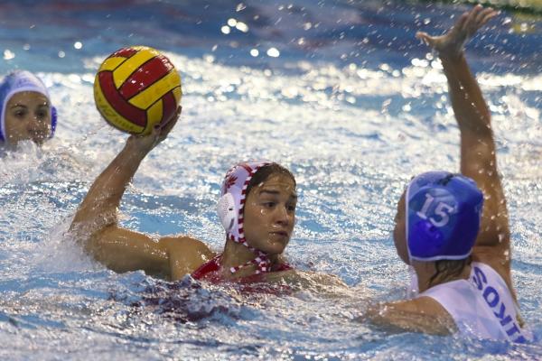 Ο Ολυμπιακός πήρε με περίπατο το ντέρμπι