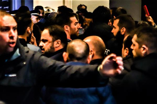 Μπροστά στα μάτια του Γιώργου Σαββίδη ο προπηλακισμός του Ολυμπιακού και του Μαρινάκη