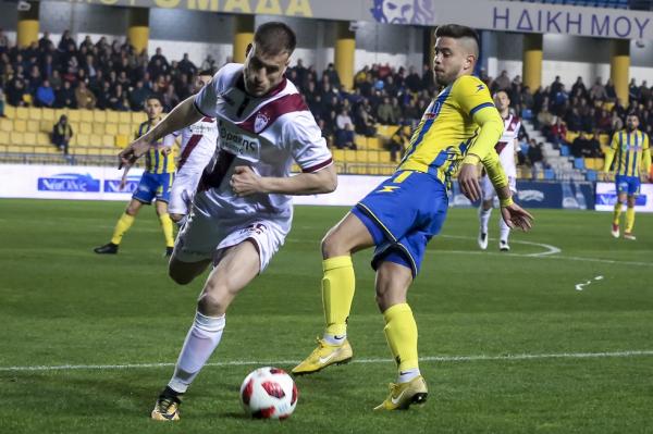 Έμεινε «όρθια» η Λάρισα στο Αγρίνιο