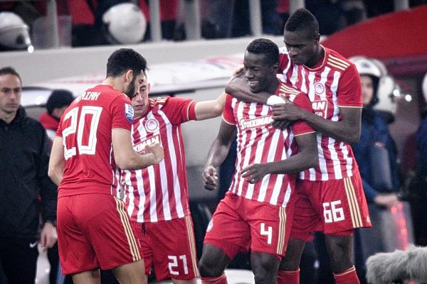 Θρίαμβος του Ολυμπιακού, διέλυσε την ΑΕΚ με τεσσάρα