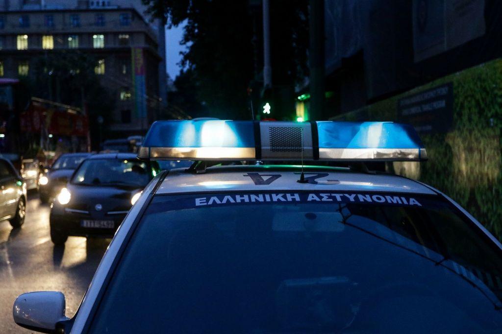 Επίθεση με γκαζάκια στο Ειρηνοδικείο Περιστερίου