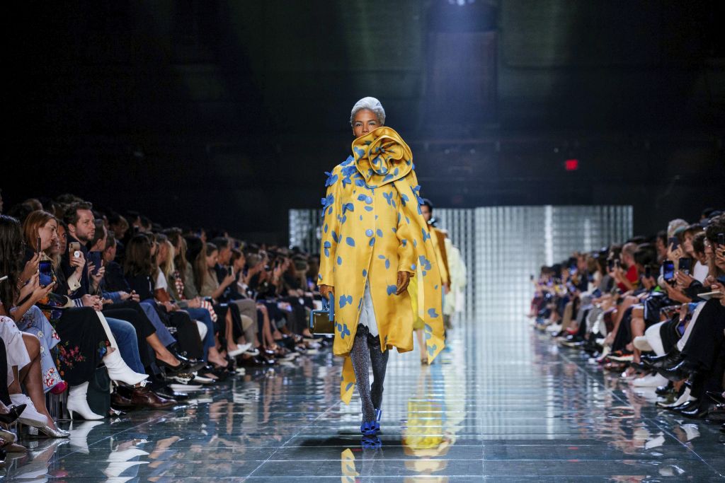 Συστάσεις στους οίκους μόδας να μην προσλαμβάνουν ανήλικα μοντέλα