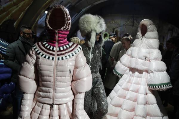 Τουαλέτα ή μπουφάν; Ή και τα δύο;