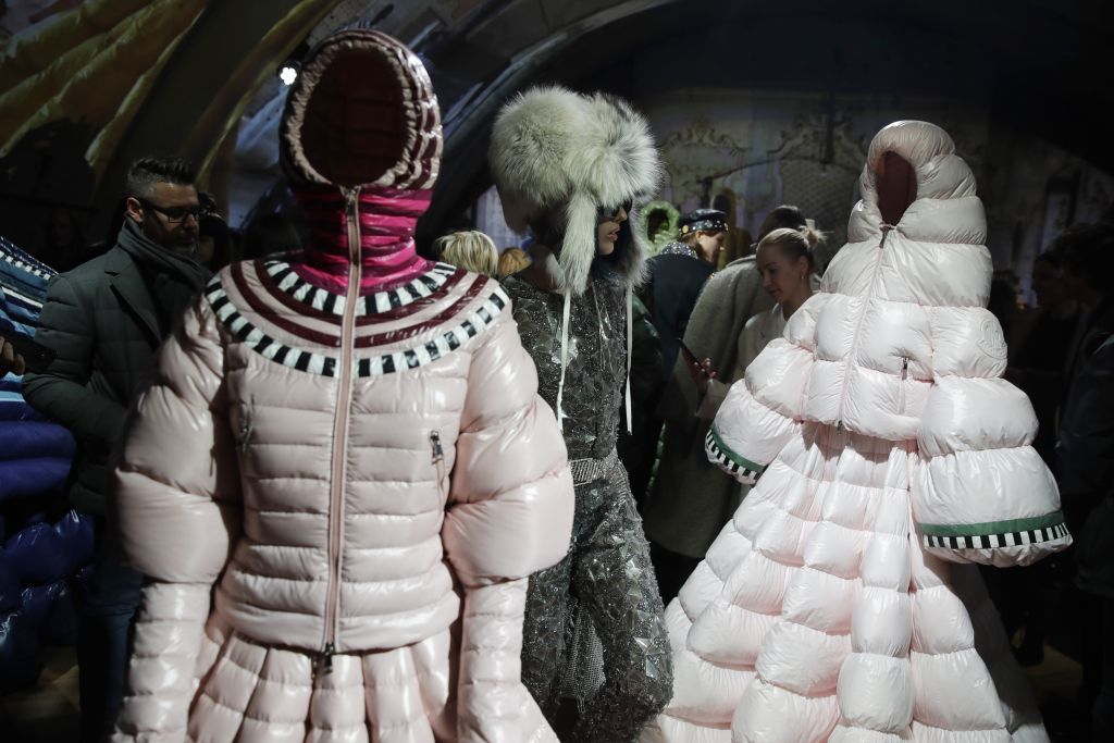 Τουαλέτα ή μπουφάν; Ή και τα δύο;