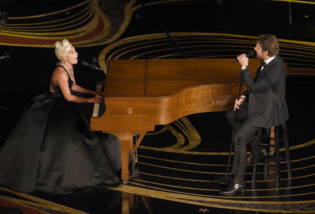 «Shallow» : Lady Gaga - Bradley Cooper μάγεψαν το κοινό με την ερμηνεία τους