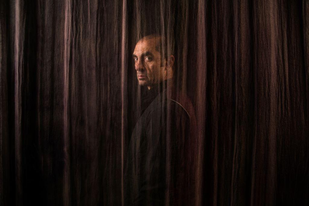 Ο Αλέκος Συσσοβίτης μας μιλάει για τα «Δάση στα γόνατα»