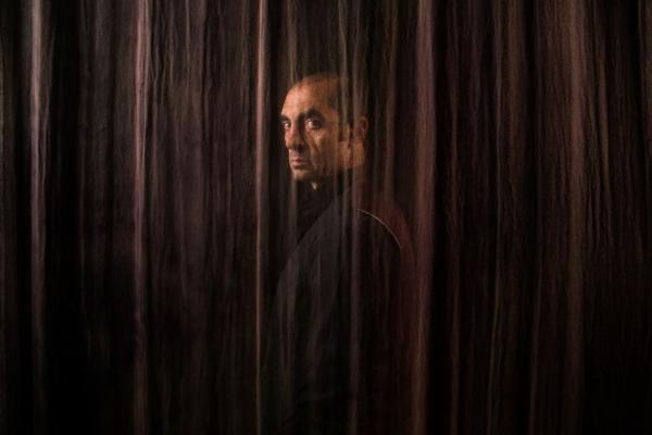 Ο Αλέκος Συσσοβίτης μας μιλάει για τα «Δάση στα γόνατα»