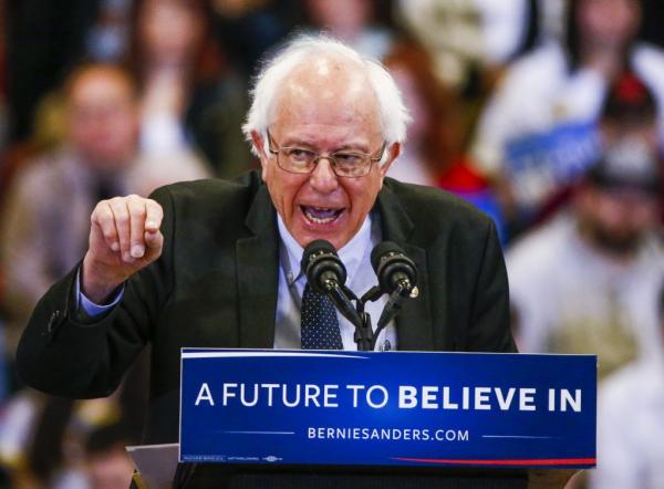 Μπέρνι Σάντερς vs Τραμπ