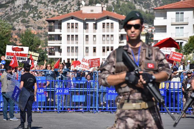 Τουρκία: Διαταγή για 295 συλλήψεις στρατιωτικών