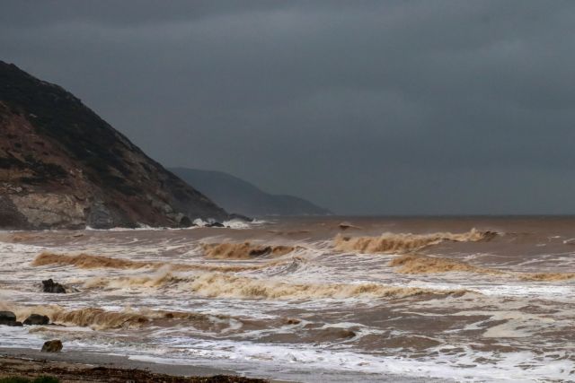 Ρέθυμνο: Διαμαρτυρία εκπαιδευτικών για τη λειτουργία των σχολείων