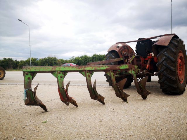 Κλειστός ο αυτοκινητόδρομος της Ιονίας Οδού από αγρότες στον κόμβο Μπάγιας