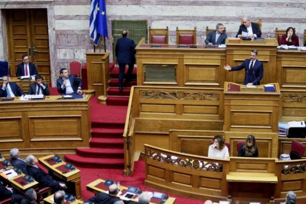 Συνταγματική Αναθεώρηση: Σήμερα η ψηφοφορία στη σκιά των ακροβασιών της κυβέρνησης
