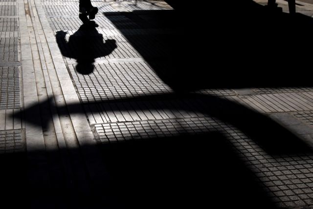 Ιταλικός Τύπος: Η κρίση στην Ελλάδα δεν τελειώνει – Γιατί οι νέοι εγκαταλείπουν τη χώρα