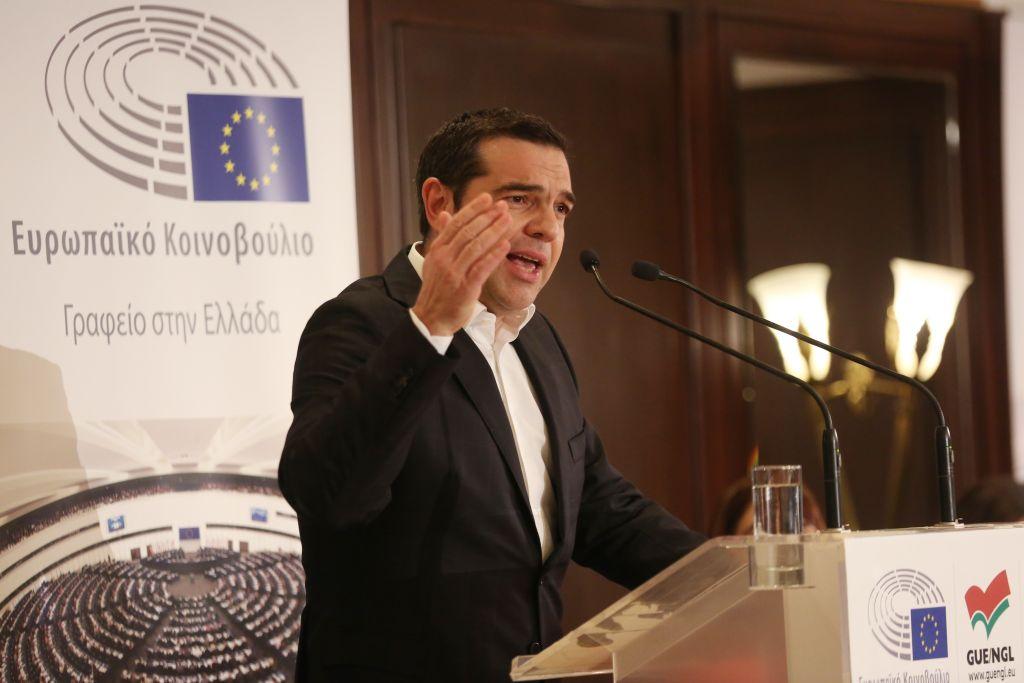 Ο πρωθυπουργός με τις πρακτικές του απαξιώνει την πολιτική