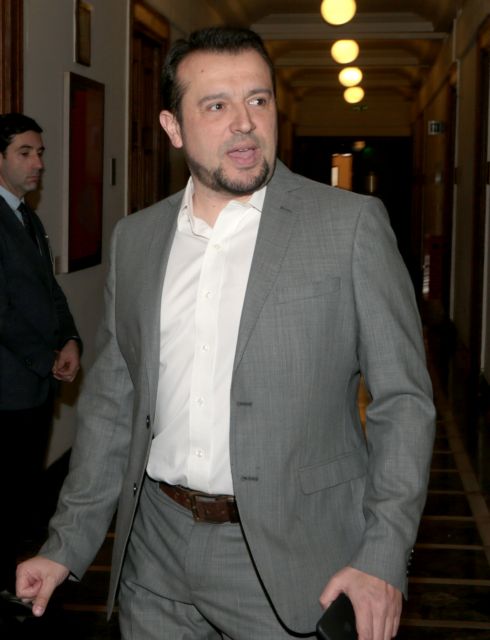 Σε ψαροταβέρνα ο Βαξεβάνης με τον Παππά