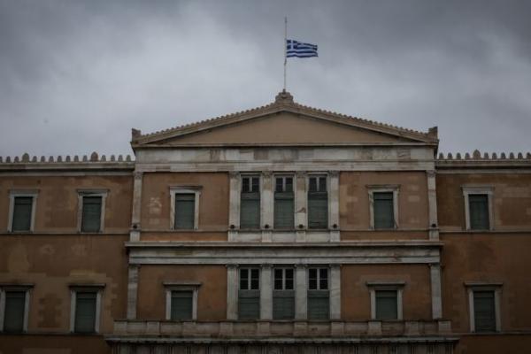 Είναι η οικονομία ανόητοι, όχι το πολιτικό θέατρο του παραλόγου