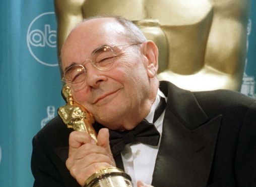 Πέθανε ο Στάνλεϊ Ντόνεν, σκηνοθέτης του «Singing in the Rain»