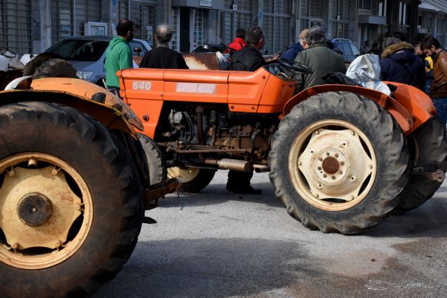 Σε κλοιό αγροτών η χώρα: Πότε θα κλείσουν τις σήραγγες των Τεμπών