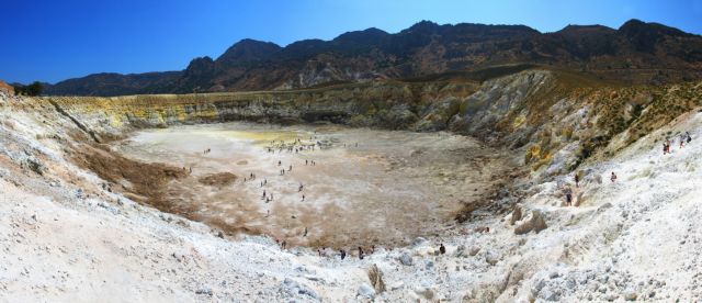 Ενεργό ηφαίστειο λίγα χιλιόμετρα έξω από την Αθήνα