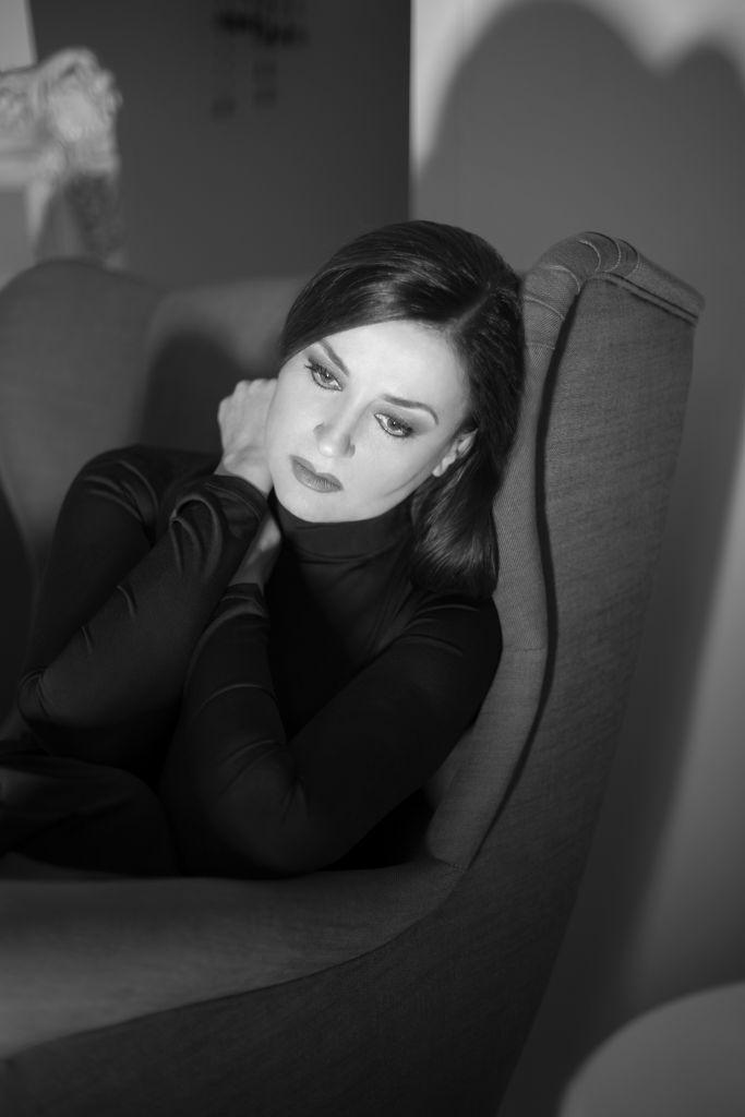 Η Καρυοφυλλιά Καραμπέτη μιλάει στο in.gr για την παράσταση «Οι ποιητές μας τραγουδούν»