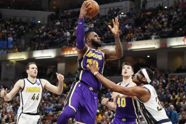 ΛεΜπρόν Τζέιμς: Χρυσή, αλλά και μαύρη σελίδα στο ίδιο παιχνίδι